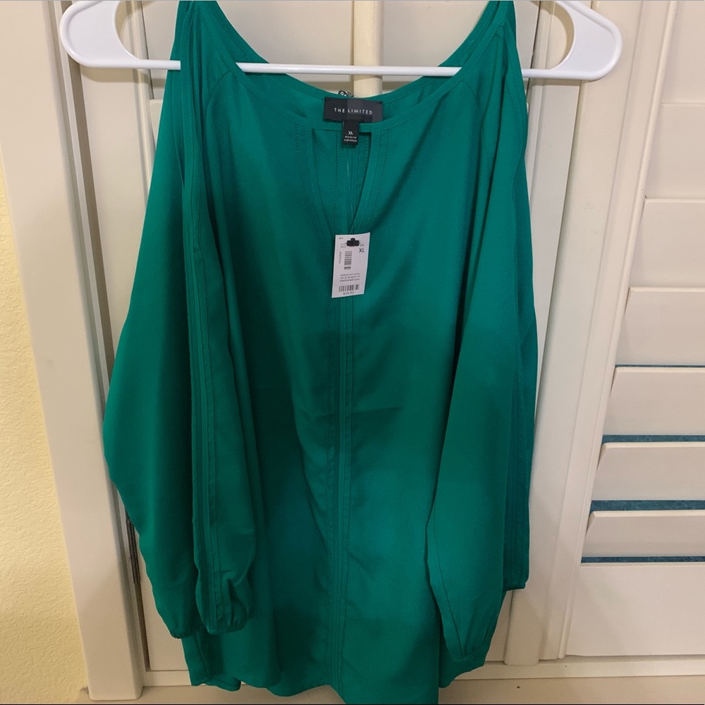 Nwt tags The Limited off the shoulder blouse!!
